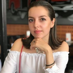 Meet your Posher, Daniela